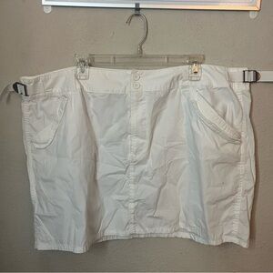 H&M DEVIDED SHORT PLUS SIZE WHITE SKIRT